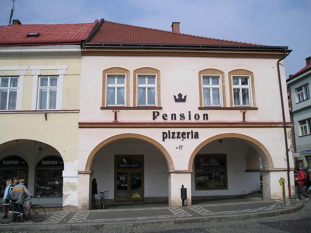 Penzion U Ceske Koruny Jičín المظهر الخارجي الصورة